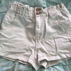 SO Women's White High Rise Mom Shorts (Size: 1/25W)